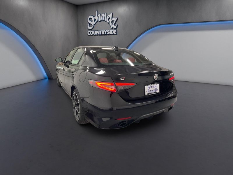 New 2026 Alfa Romeo Giulia AwdImage 10
