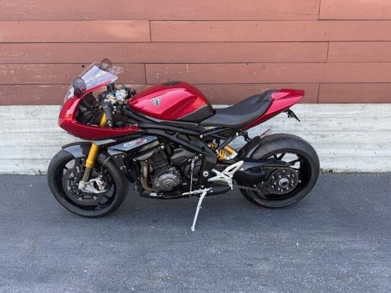 2022 Triumph SPEED TRIPLE RR 