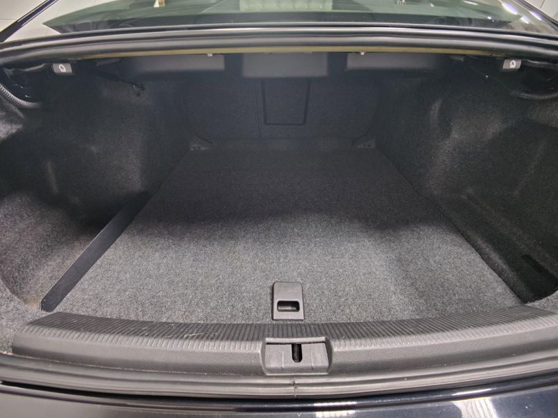 Used 2017 Volkswagen Passat SEL Premium w/Sunroof/NavImage 29
