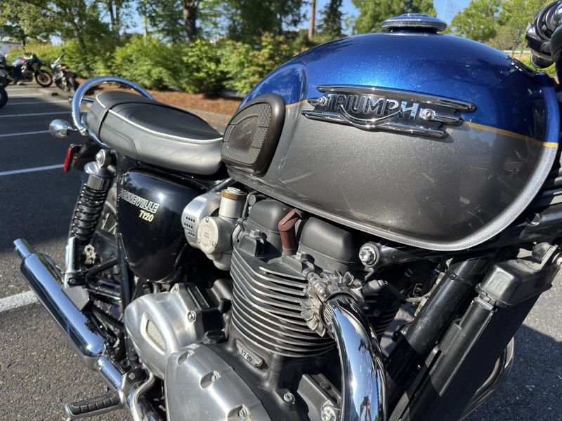 2022 Triumph Bonneville T120 BLUE 