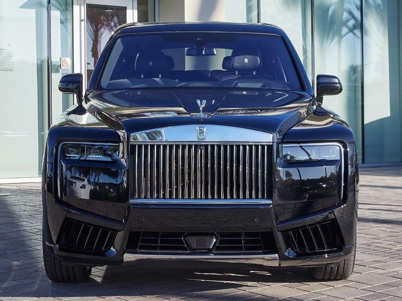 2025 Rolls-Royce Cullinan Image 6