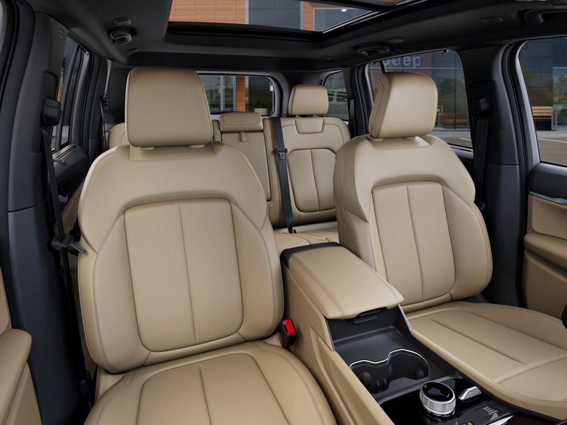 New 2026 Jeep Grand Cherokee Limited 4x4Image 42