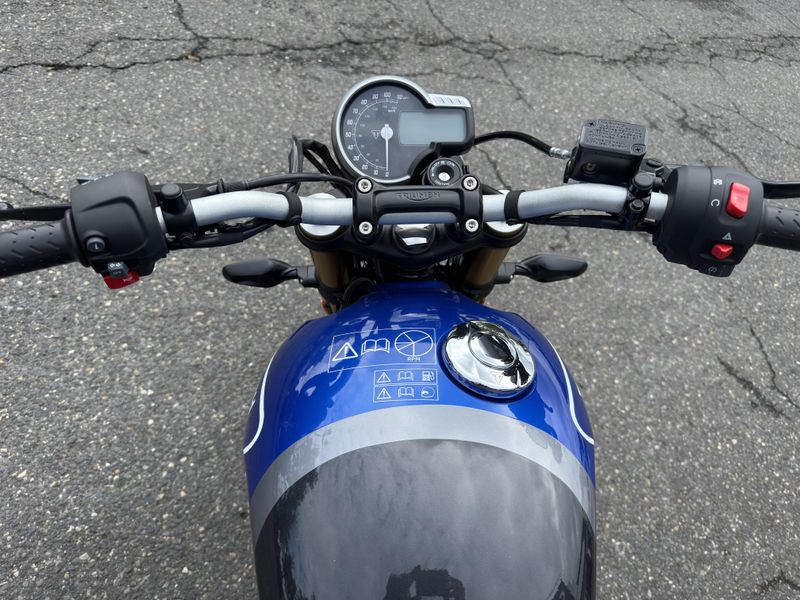 2024 Triumph Speed 400 - CASPIAN BLUE - STORM GREY 