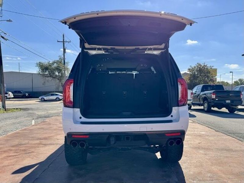 Used 2022 GMC Yukon AT4Image 7