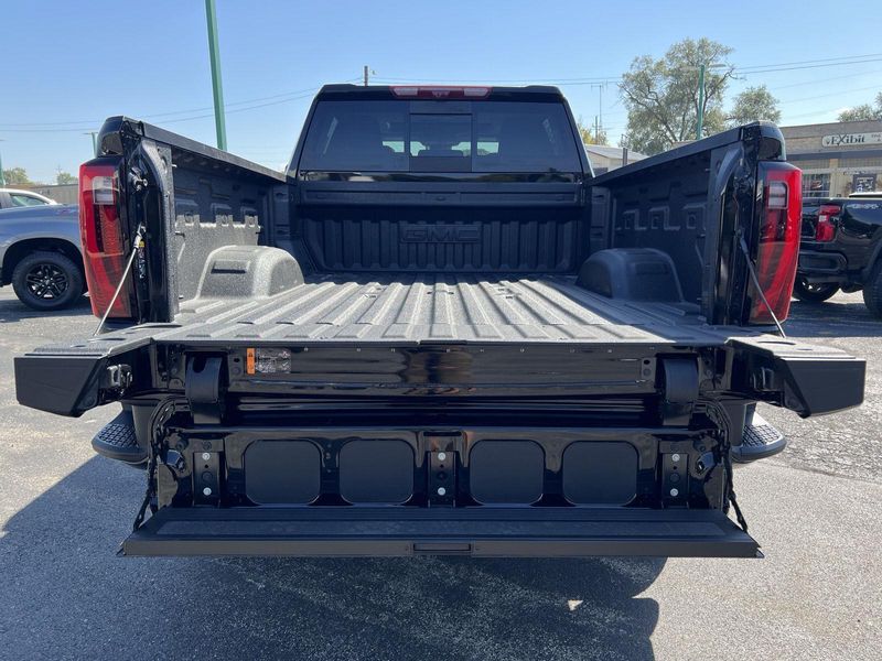 2026 Gmc Sierra HD Denali photo 49