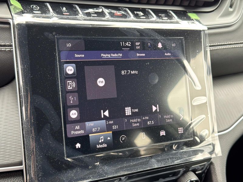 New 2026 Jeep Grand Cherokee L Laredo 4x2