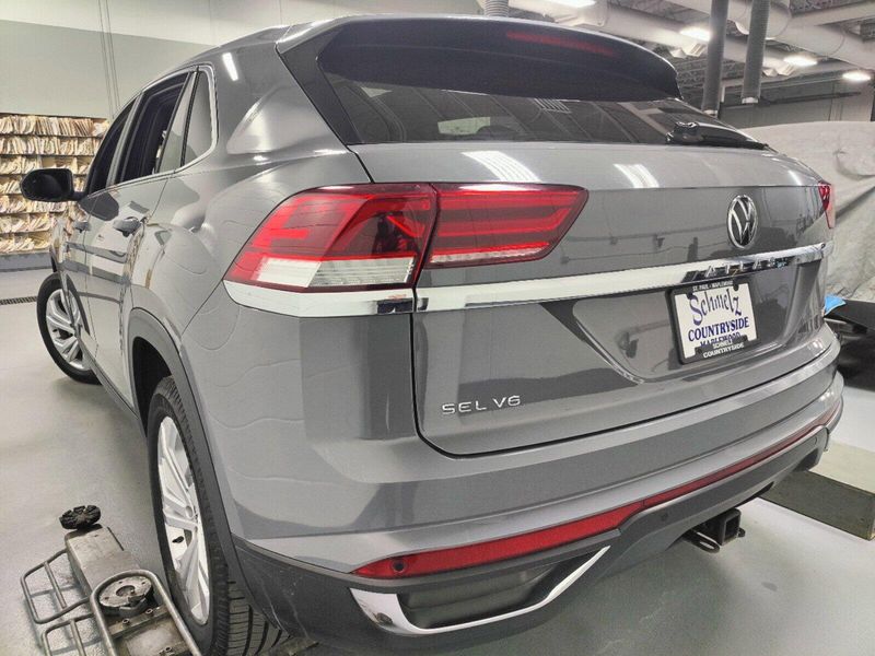 2020 Volkswagen Atlas Cross Sport V6 SEL AWD w/Sunroof & NavImage 11