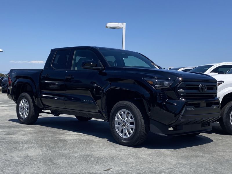 New 2025 Toyota Tacoma SR5Image 2