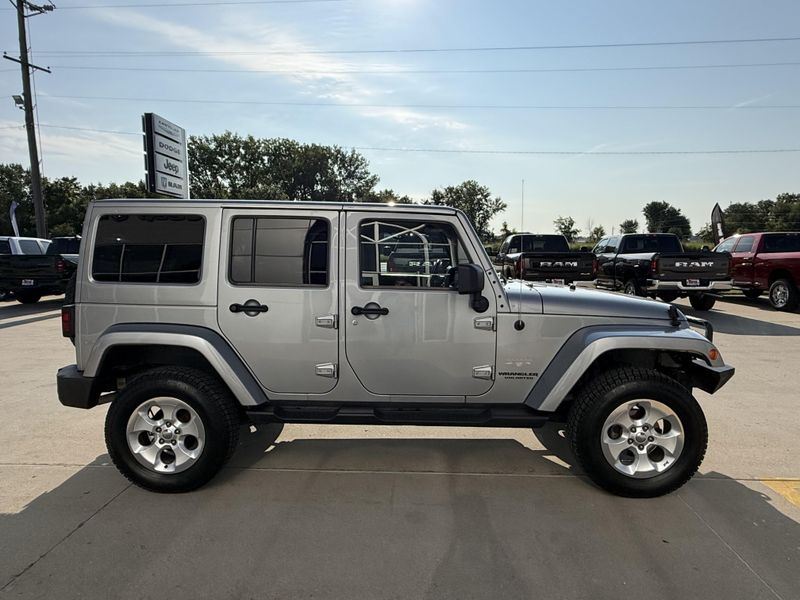 Used 2014 Jeep Wrangler Unlimited SaharaImage 28