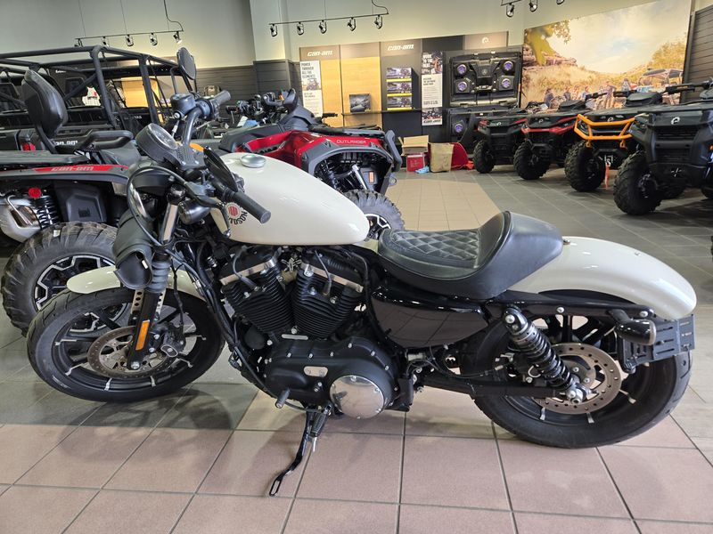 USED 2022 HARLEY SPORTSTER IRON 883 Image 4
