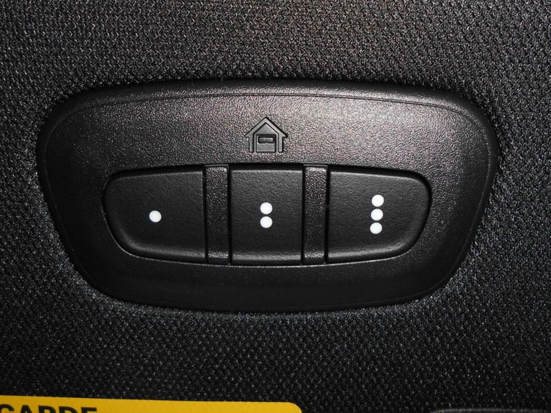 New 2025 Jeep Grand Cherokee Limited 4x4Image 16