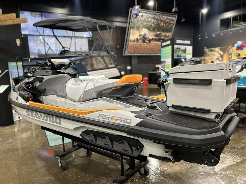 New 2025 Sea-Doo FISHPRO TROPHY 170 (SOUND SYSTEM) Image 5