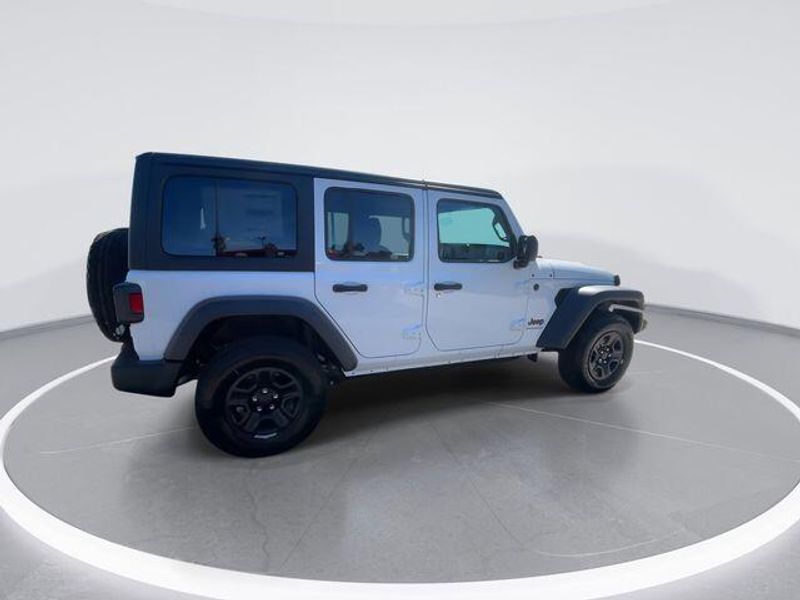 New 2026 Jeep Wrangler 4-door SportImage 8