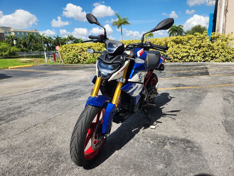 2024 BMW G 310 R Image 3