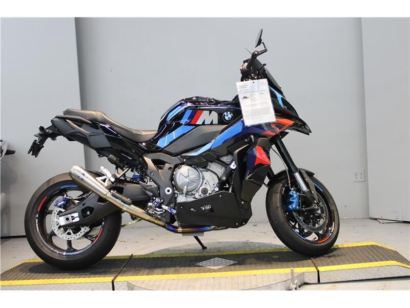 Used 2025 BMW M1000XR Image 1