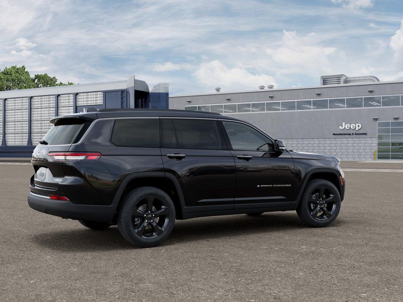 New 2026 Jeep Grand Cherokee L Limited 4x2Image 2