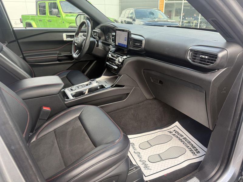 Used 2023 Ford Explorer St-line