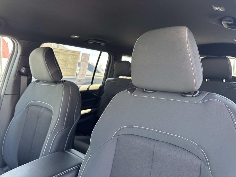 New 2026 Jeep Grand Cherokee L Laredo 4x2