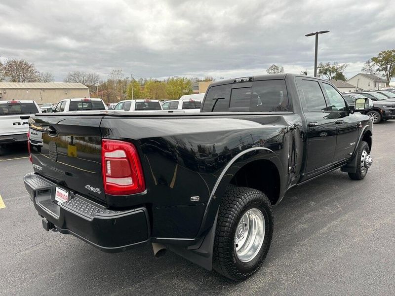 2019 RAM 3500 LaramieImage 16