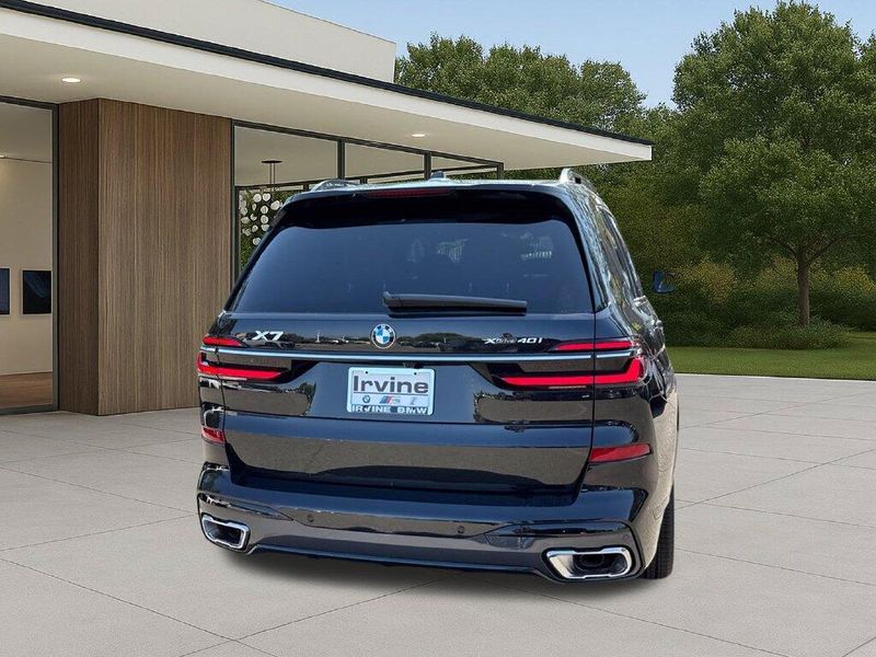 New 2027 BMW X7 xDrive40iImage 9