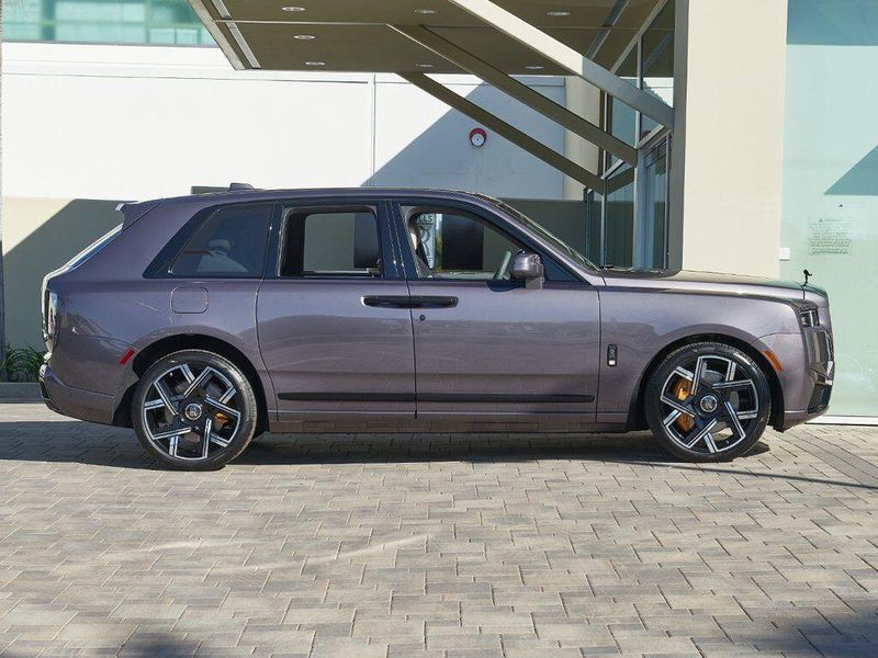 New 2026 Rolls-Royce Cullinan Black BadgeImage 10