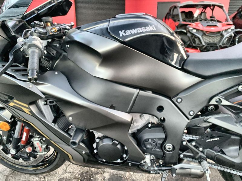 Used 2023 Kawasaki Ninja ZX-10R KRT Edition Image 12