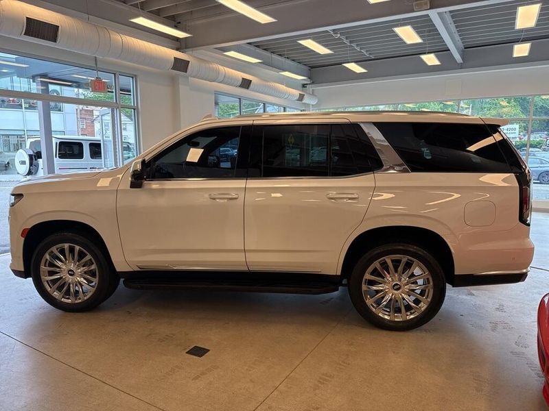 2022 Cadillac Escalade Premium Luxury