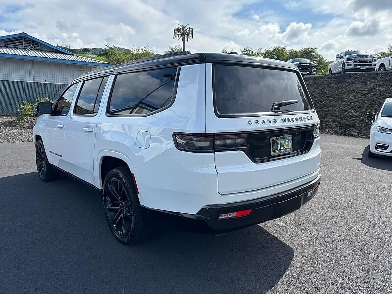 2024 Jeep Grand Wagoneer L II photo 3