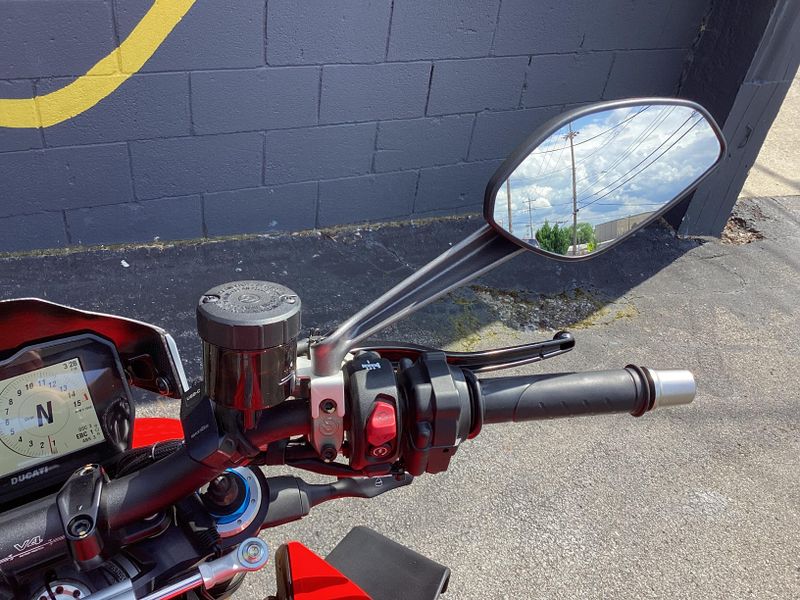 2022 Ducati Streetfighter V4 