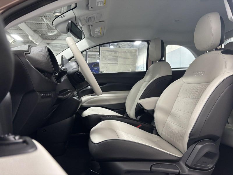 2024 Fiat 500e Inspired By BeautyImage 3