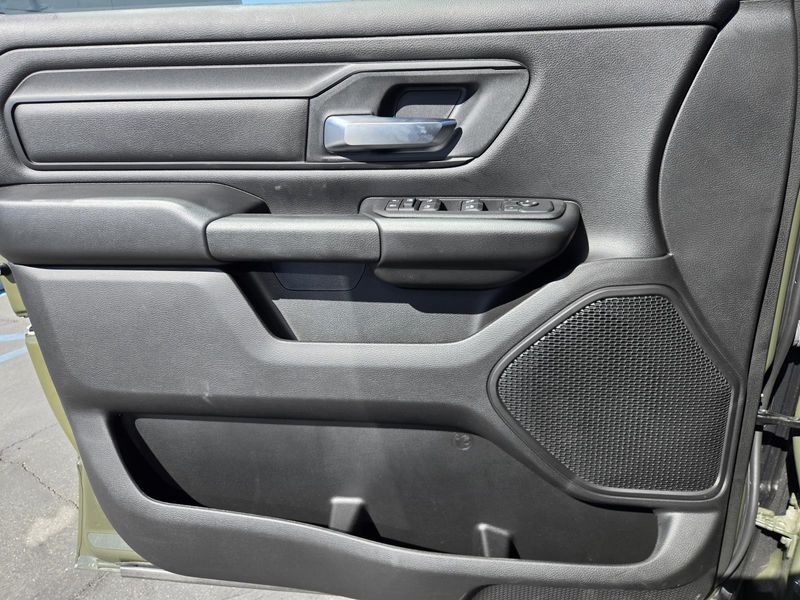 New 2026 RAM 1500 Express Crew Cab 4x4 5'7' Box