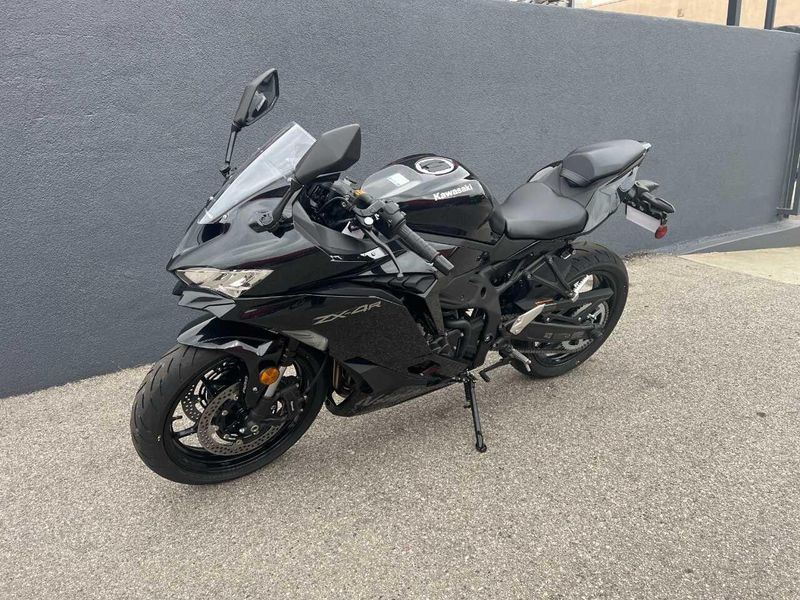 Used 2024 Kawasaki Ninja ZX-4R ABS Image 9