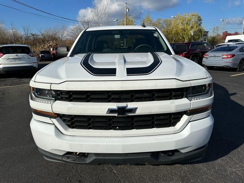 2018 Chevrolet Silverado 1500 CustomImage 8