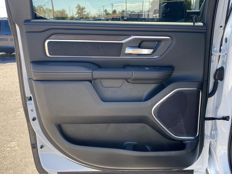 2026 Ram 1500 Laramie photo 18