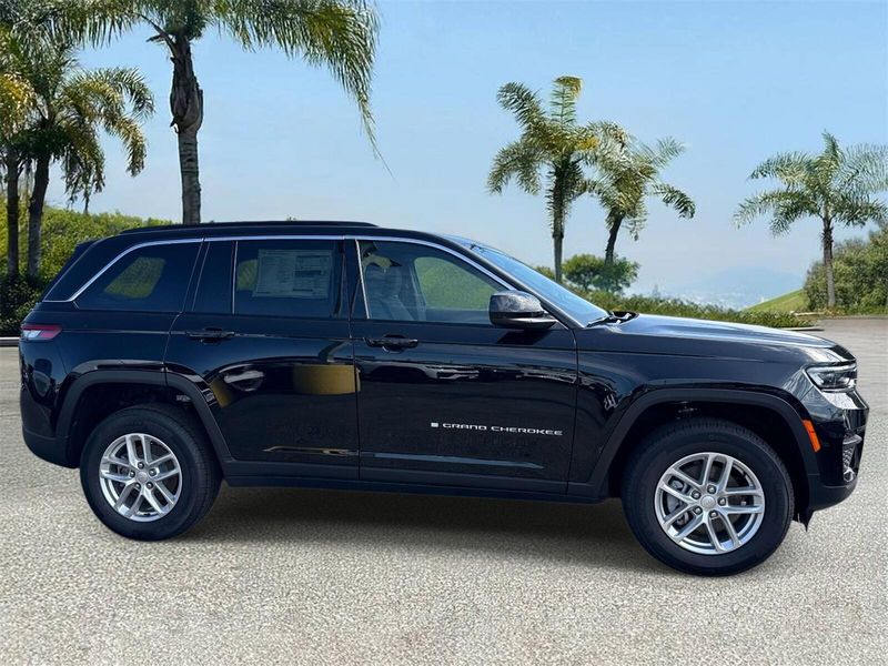 New 2026 Jeep Grand Cherokee Laredo 4x2