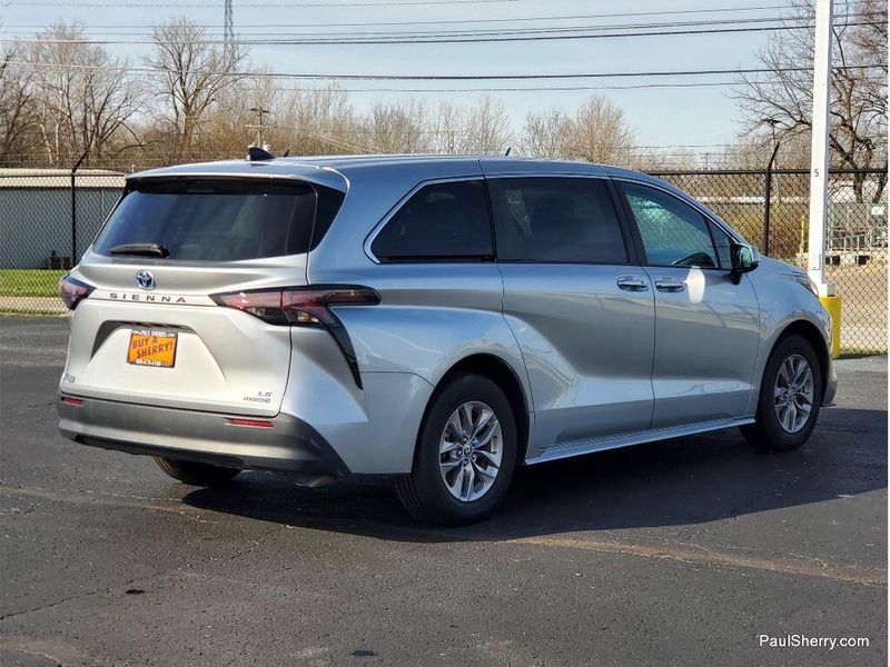 Used 2024 Toyota Sienna LE