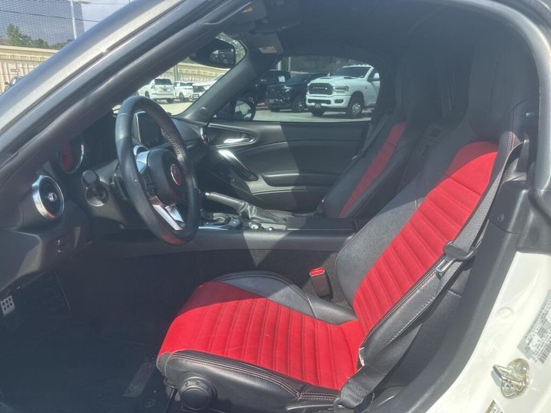 Used 2017 Fiat 124 Spider AbarthImage 9