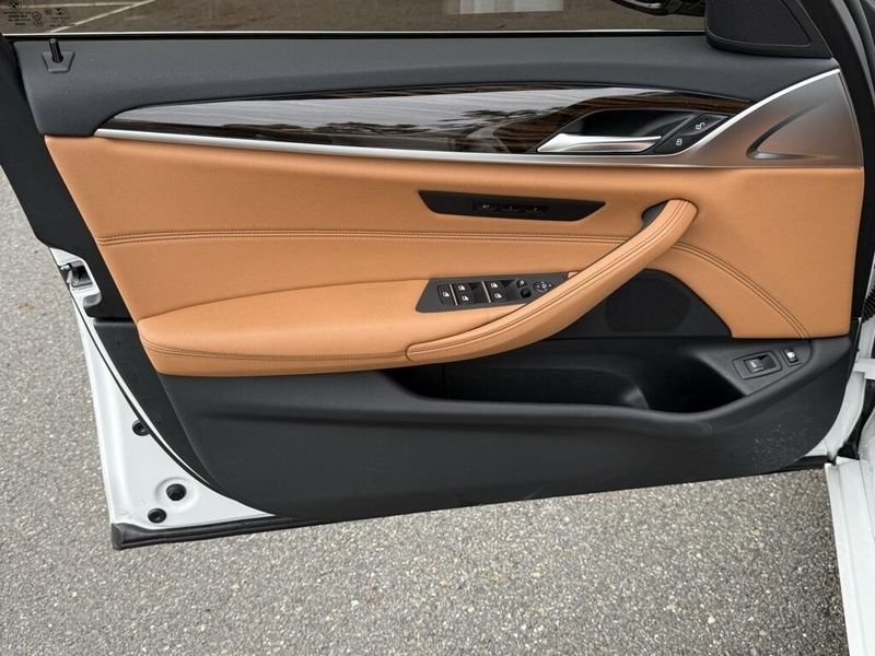 Used 2023 BMW 5 Series 530e iPerformanceImage 18