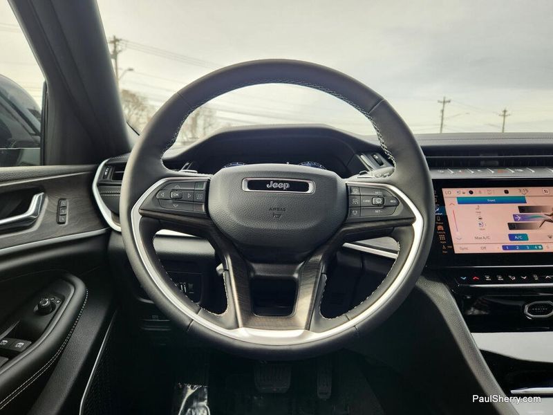 New 2026 Jeep Grand Cherokee L Limited Reserve 4x4