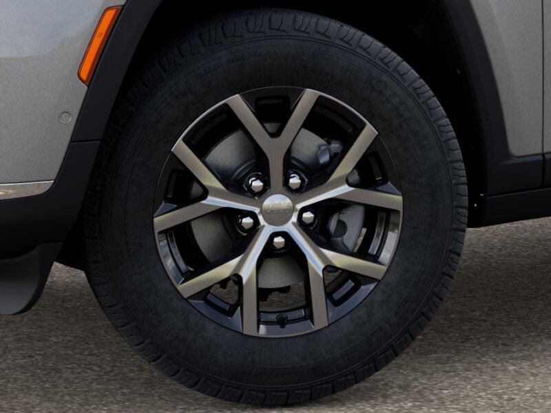 2025 Jeep Grand Cherokee Limited photo 3