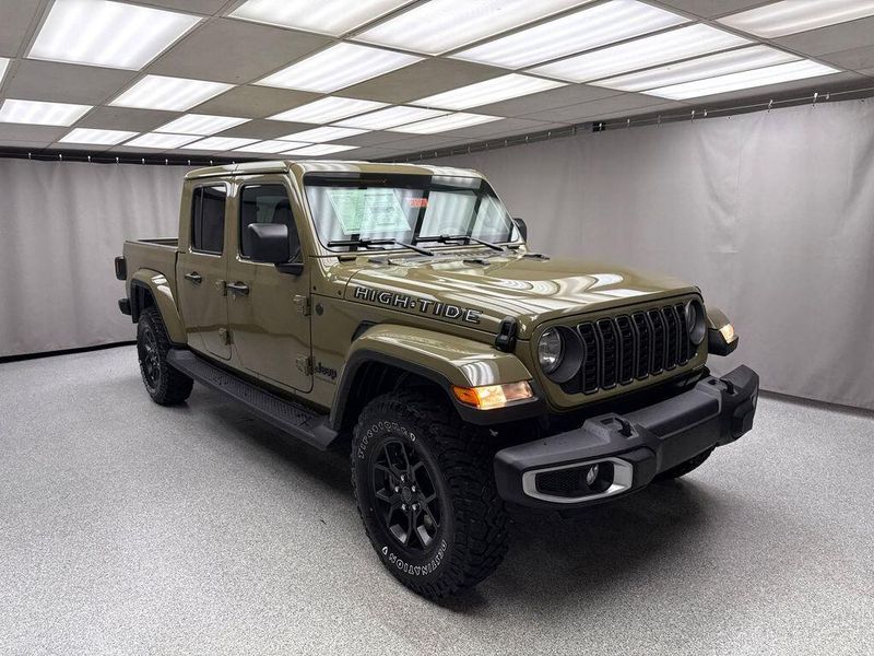 New 2025 Jeep Gladiator High Tide 4x4Image 4
