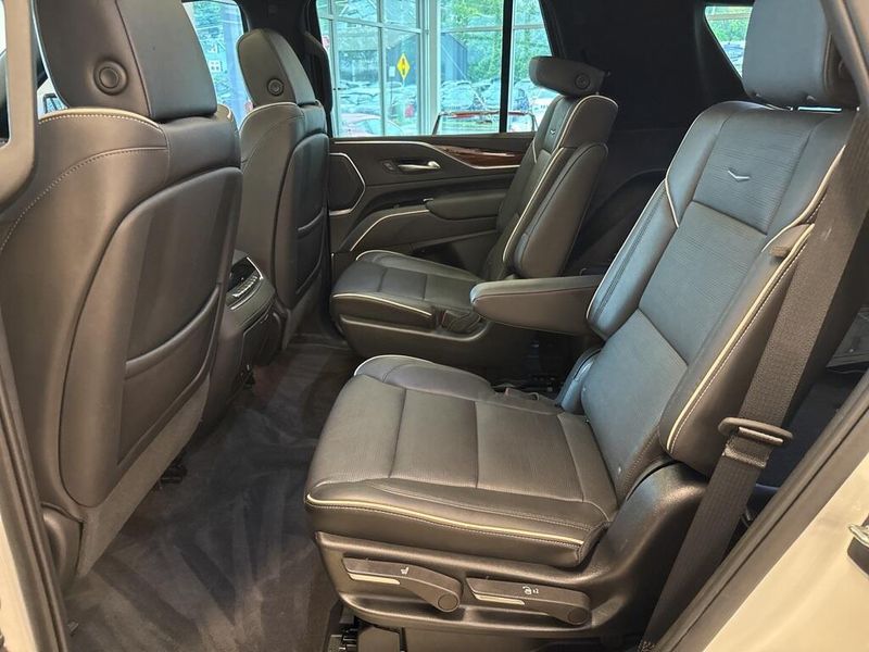 2022 Cadillac Escalade Premium Luxury