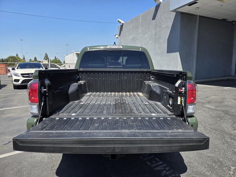 Used 2022 Toyota Tacoma 2WD TRD Off Road Double Cab 5' Bed V6 AT (Natl)
