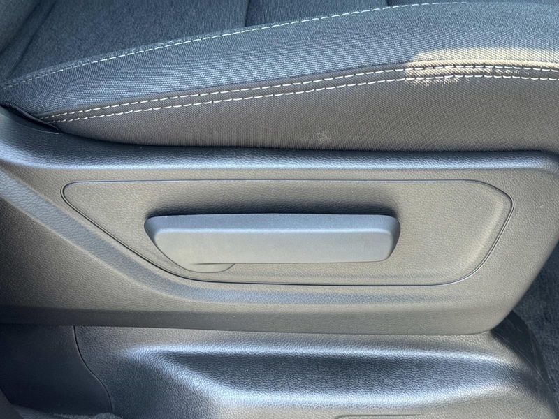 New 2026 RAM 1500 Big Horn Crew Cab 4x2 5'7' Box