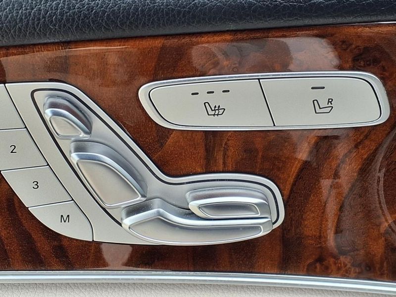 2018 Mercedes-Benz E 300 300Image 19
