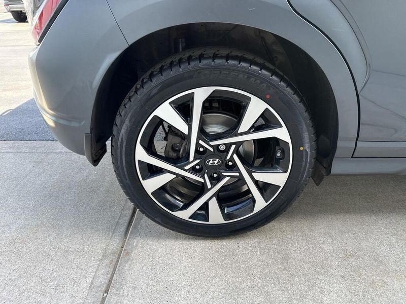 2022 Hyundai Kona LimitedImage 13