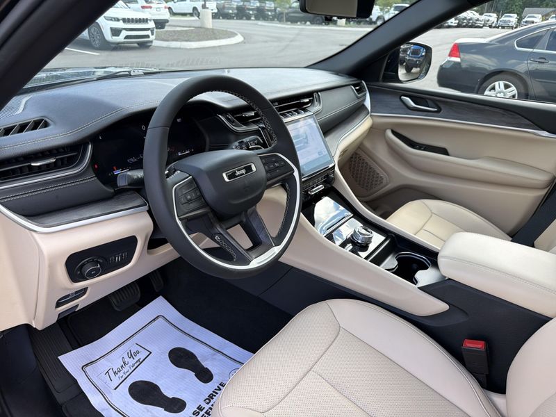 Used 2024 Jeep Grand Cherokee LimitedImage 28