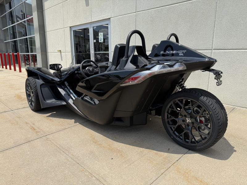 2025 Polaris SLINGSHOT SL MANUALImage 3