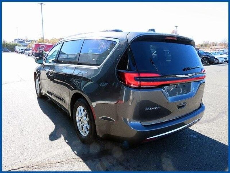 2022 Chrysler Pacifica Touring LImage 5