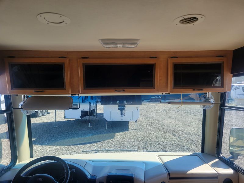 Used 2012 THOR M-32A  FORD Image 27